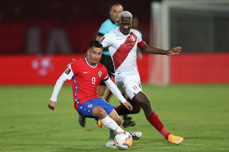 Peru e Chile se enfrentam pela Copa América