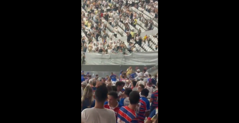 Confusão entre organizadas do Fortaleza na Neo Química Arena, antes do jogo contra o Corinthians pela Sul-Americana. Foto: Reprodução/Twitter