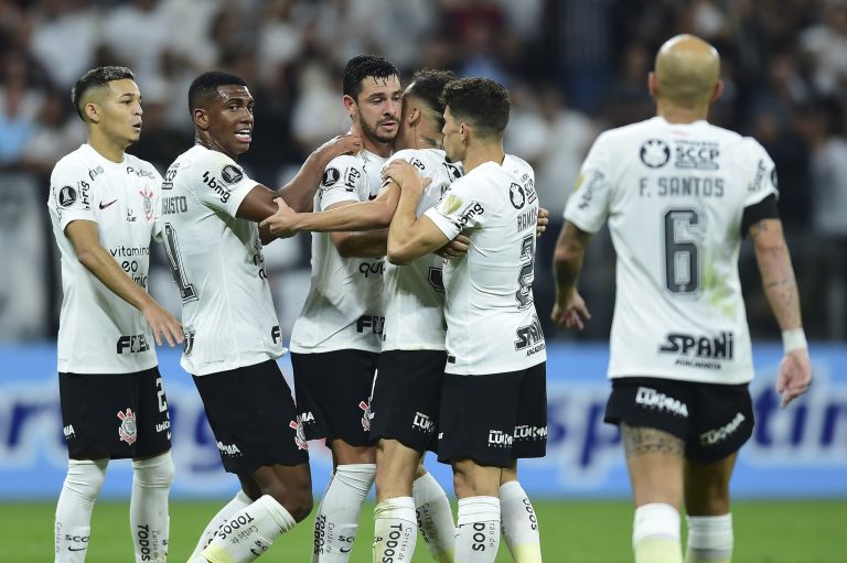 Corinthians venceu o Liverpool-URU