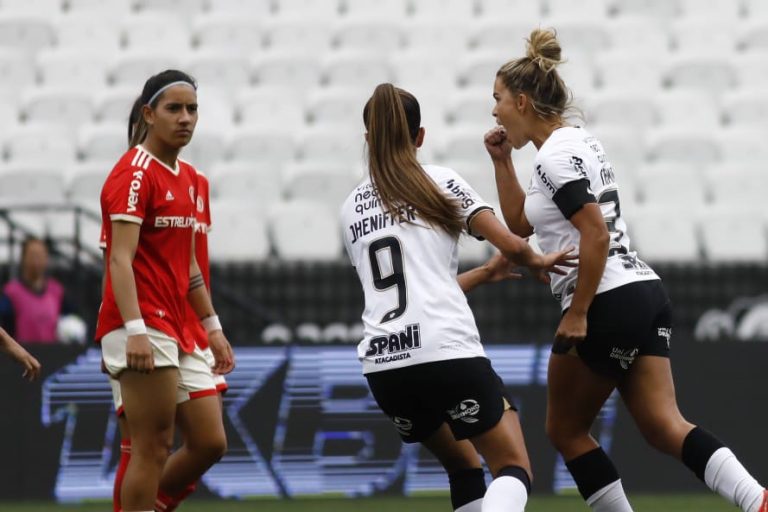 O Corinthians enfrenta o Flamengo na final da Supercopa Feminina de 2023