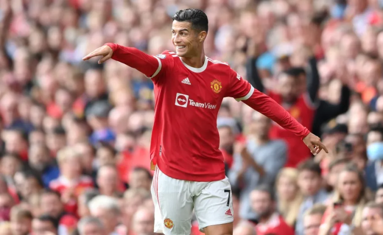 O Manchester United anunciou a saída de Cristiano Ronaldo