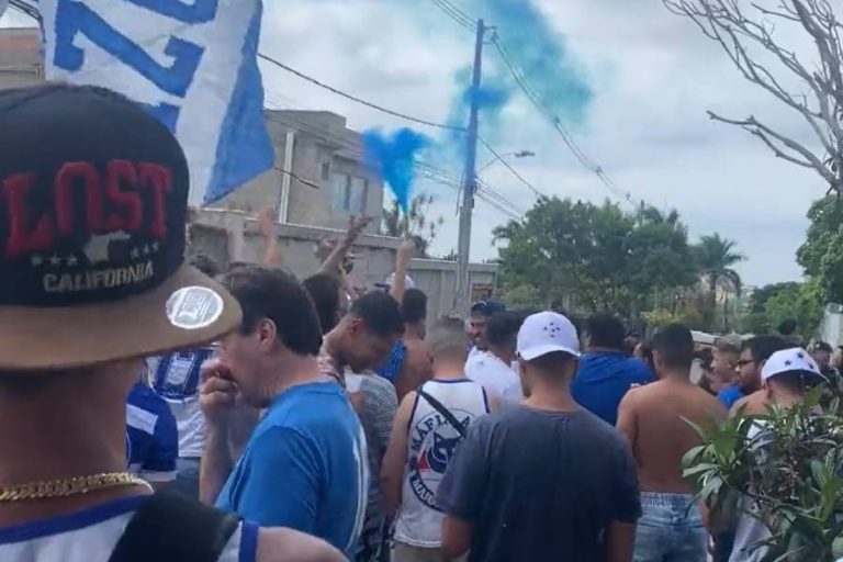 Protesto dos torcedores do Cruzeiro