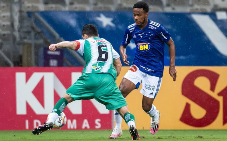 Cruzeiro x Juventude jogando pela Série B