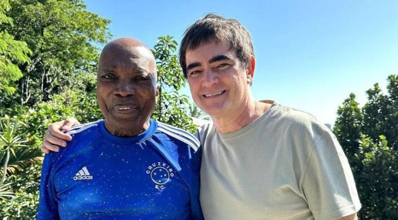 Milton Nascimento e Samuel Rosa, torcedores do Cruzeiro