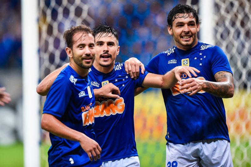 Éverton Ribeiro, Ricardo Goulart e Willian, jogadores do Cruzeiro