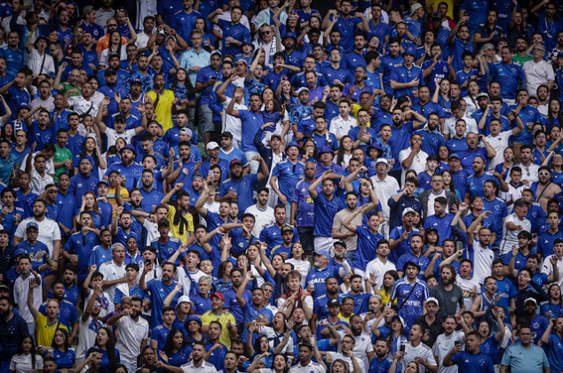 Torcida do Cruzeiro na Arena Independência