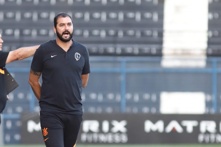 Danilo, ex-jogador e técnico do sub-20 do Corinthians