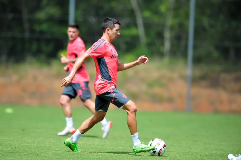 Sob o comando de Mano Menezes, Internacional realizou último treino antes da pausa de fim de ano