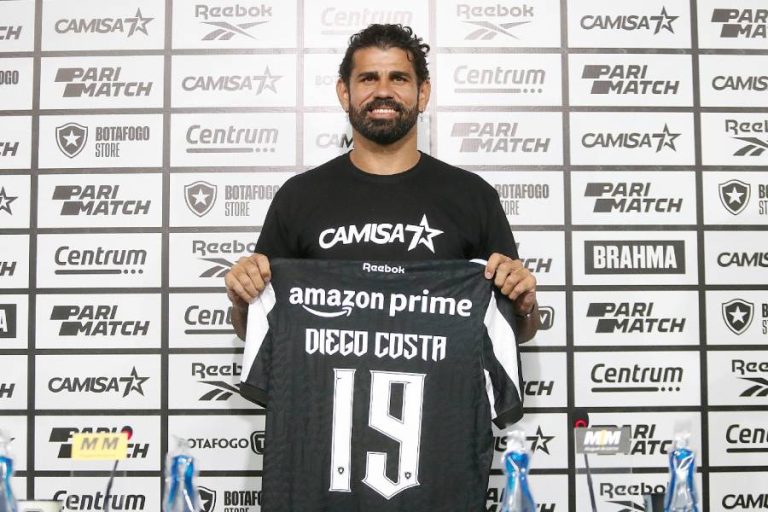 Diego Costa é apresentado no Botafogo