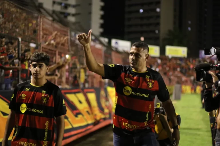 Diego Souza, centroavante do Sport. Foto: Marlon Costa/Pernambuco Press