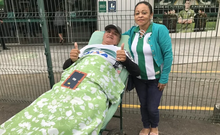 Torcedor do Coritiba é convidado pelo Athletico-PR para acompanhar clássico. Foto: Reprodução/Gabriela Ribeiro