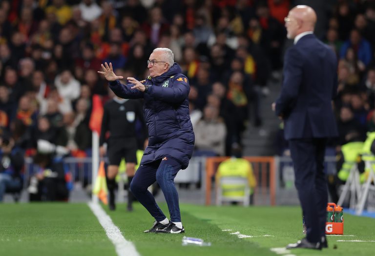 Dorival em jogo contra a Espanha