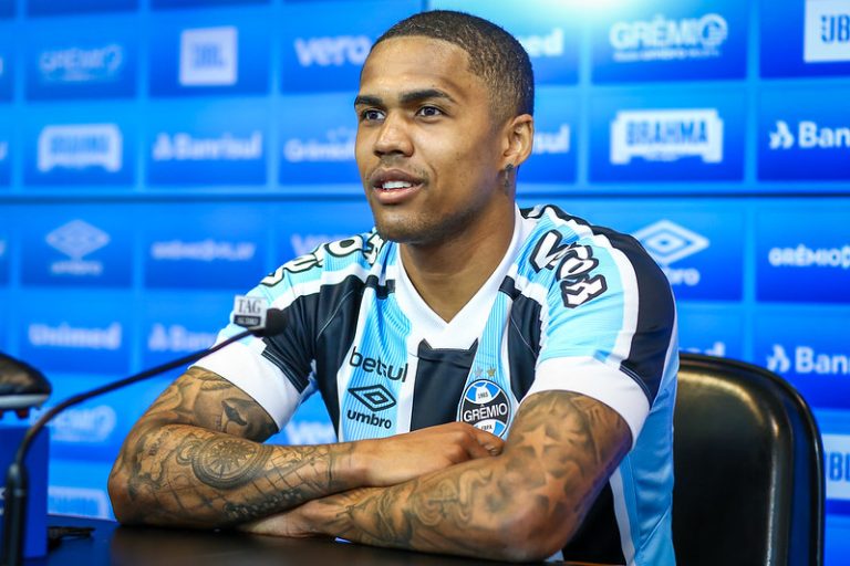 Douglas Costa