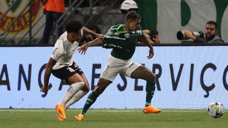 Dudu, atacante do Palmeiras, e Du Queiroz, volante do Corinthians