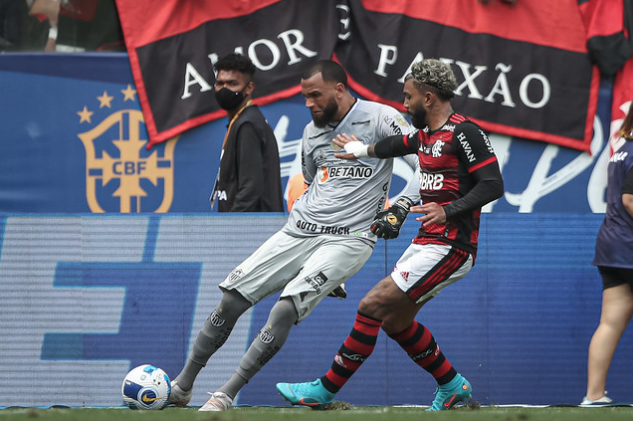 Everson e Gabigol em Atlético-MG x Flamengo