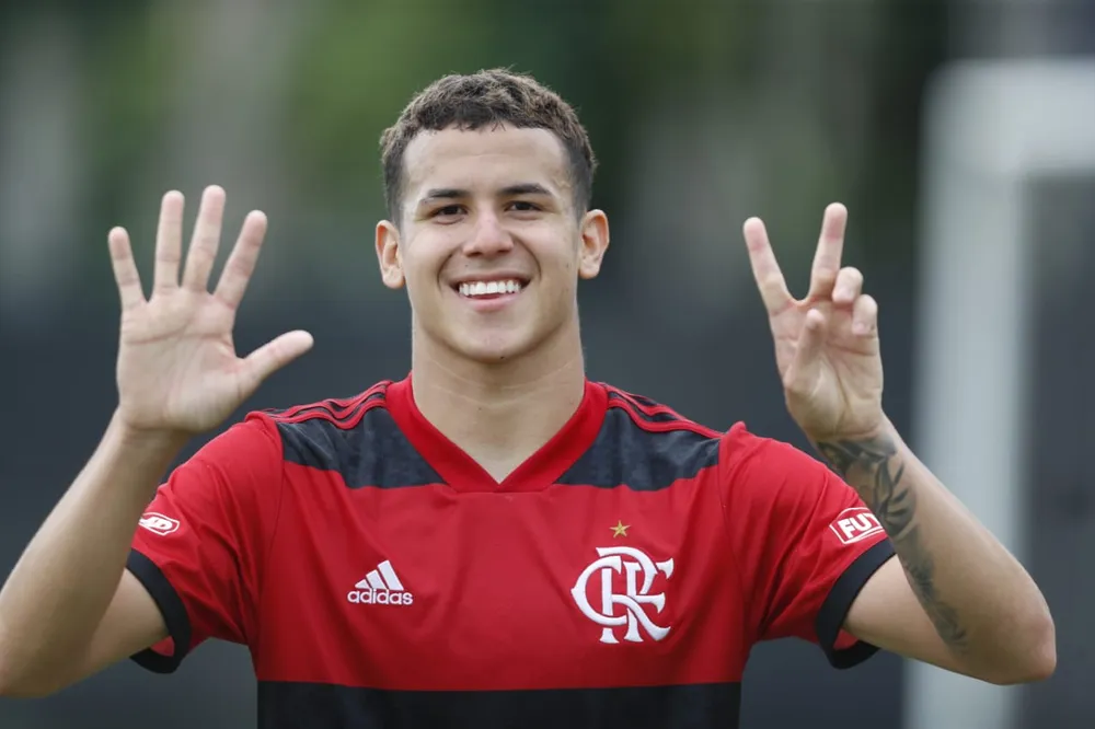 Fabricio Yan, do Flamengo sub-17, marcou sete gols contra o Macaé — Foto: Gilvan de Souza/Flamengo