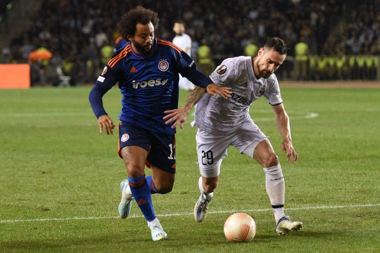 Marcelo em campo pelo Olympiacos.