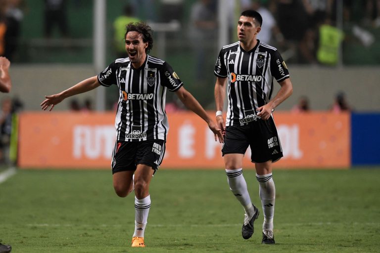 Igor Gomes e Rodrigo Battaglia, meia e volante do Atlético-MG