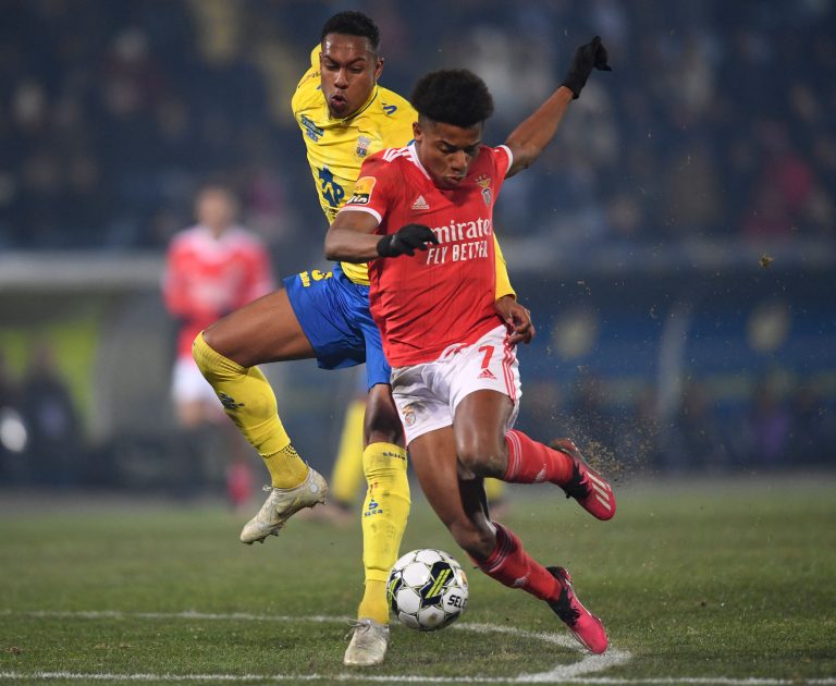 David Neres em ação pelo Benfica.