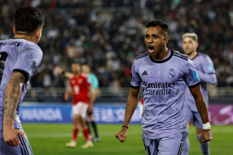 Real Madrid entra em campo pelo Campeonato Espanhol.