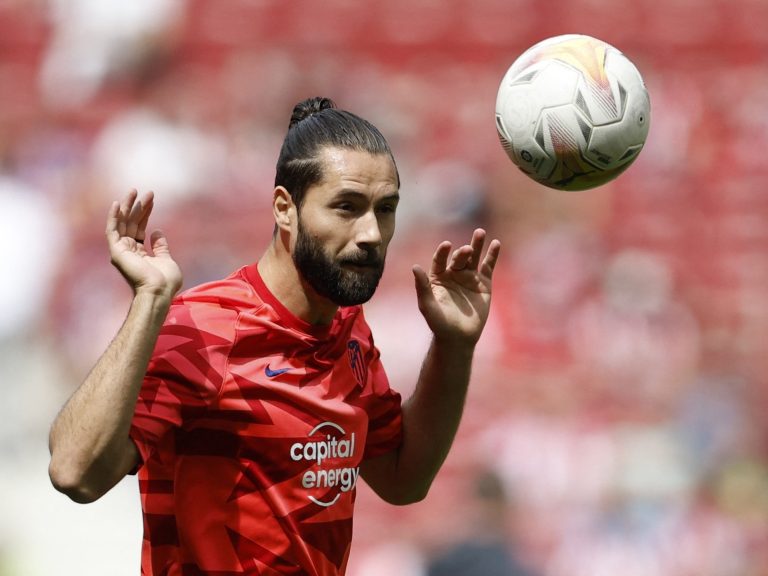 Felipe, zagueiro do Nottingham Forest - Foto: Reprodução / Reuters