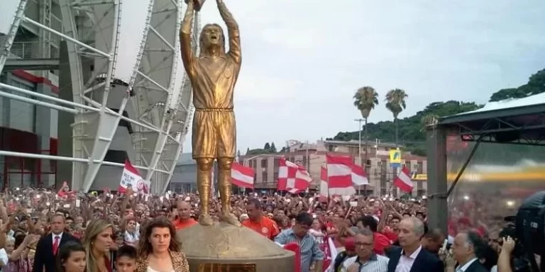 Fernandão estátua