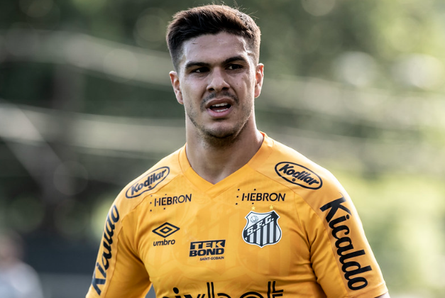 Rodrigo Fernández, volante do Santos