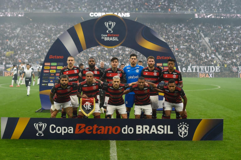 Time do Flamengo perfilado na Copa do Brasil 2024