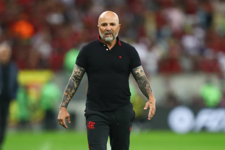 Jornalista diz que Sampaoli é um 'dos piores técnicos do Flamengo'; confira