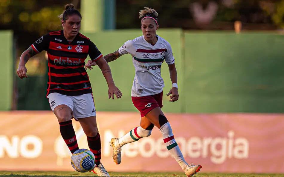 jogadoras de flamengo fluminense carioca em campo pela campeonato brasileiro feminino 2024
