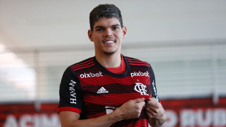 flamengo-quer-ayrton-lucas-2023