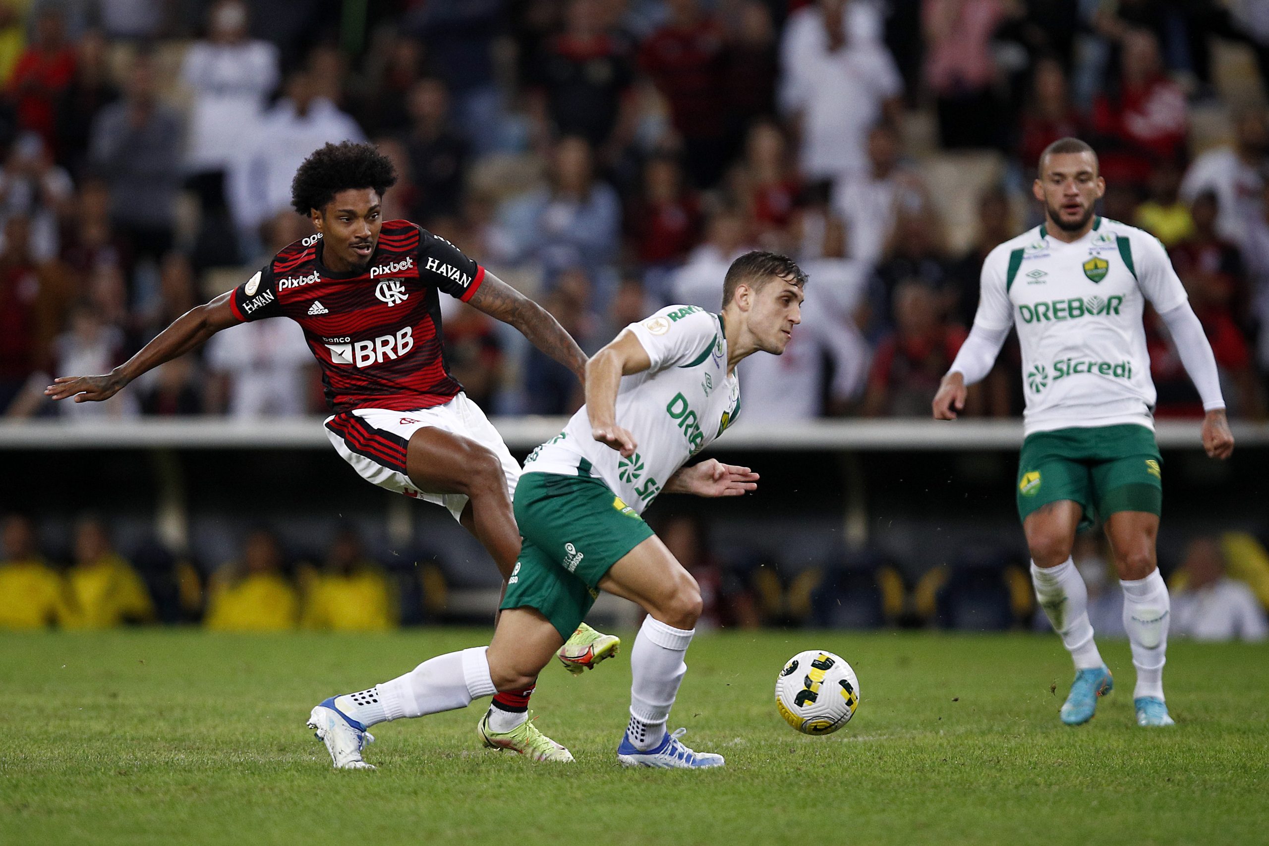 Ex Jogador Do Flamengo Flagrado Em Shopping Do Rio Aumenta Especula O