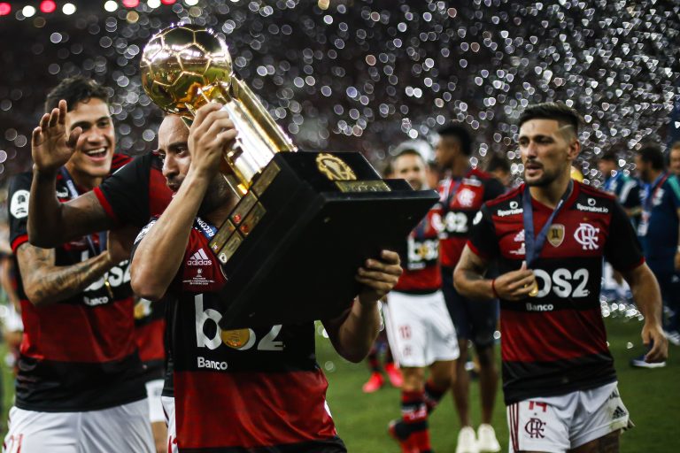 Flamengo e Independiente del Valle se enfrentam no jogo de ida da Recopa Sul-Americana nesta terça (21). Foto: Bruna Prado/Getty Images