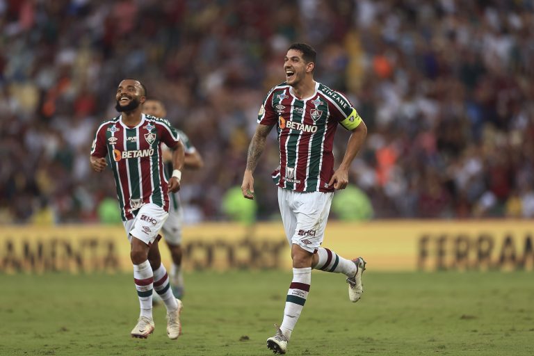 Nino, zagueiro do Fluminense