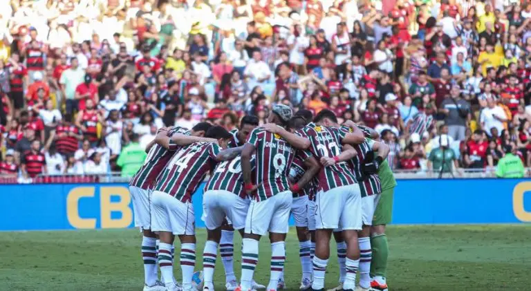 Elenco do Fluminense reunido no clássico contra o Flamengo. (Foto: Divulgação / Fluminense)