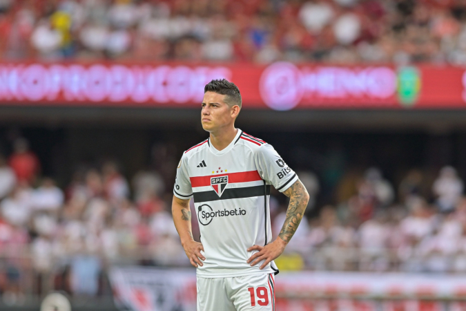 Por que o São Paulo reintegrou James Rodríguez? (Foto: MAURíCIO RUMMENS / FOTO ARENA)