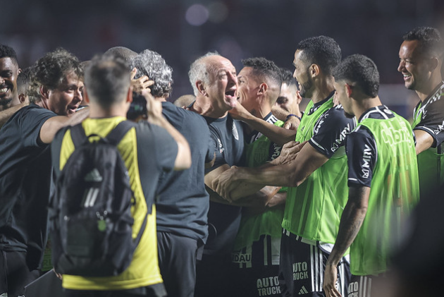 Felipão e jogadores do Atlético-MG