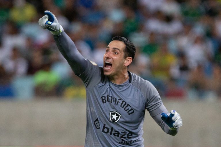 Comentarista da Globo critica últimas atuações de Gatito Fernández, do Botafogo