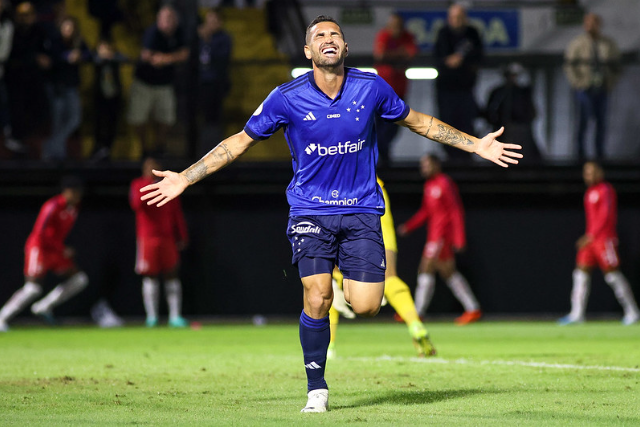 Gilberto, atacante do Cruzeiro