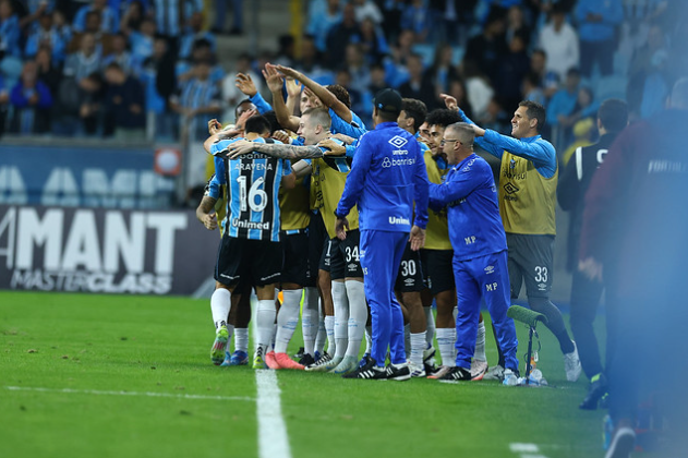 Jogadores do Grêmio na Arena