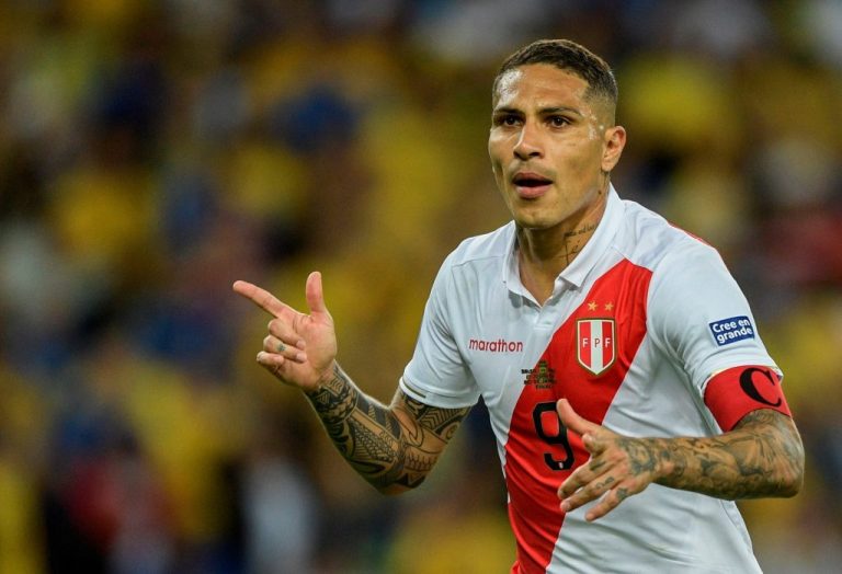 Paolo Guerrero é alvo de clubes argentinos que disputam a Libertadores