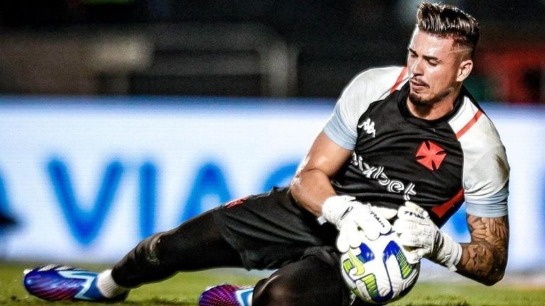 Com futuro indefinido no Vasco, Ivan é monitorado por gigantes brasileiros