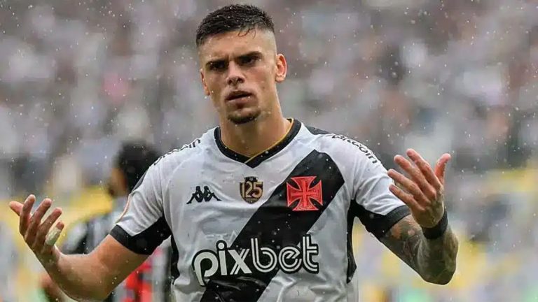 Em tom de despedida, Gabriel Pec manda recado para a torcida do Vasco