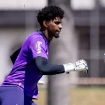 Hugo Souza, goleiro do Corinthians, está na convocação da Seleção Brasileira