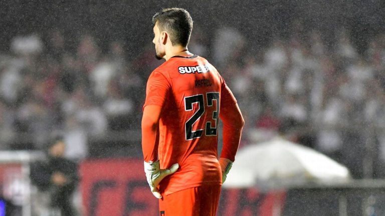 Rafael diz que derrota para o Santos "liga sinal de alerta" no São Paulo — Foto: Divulgação