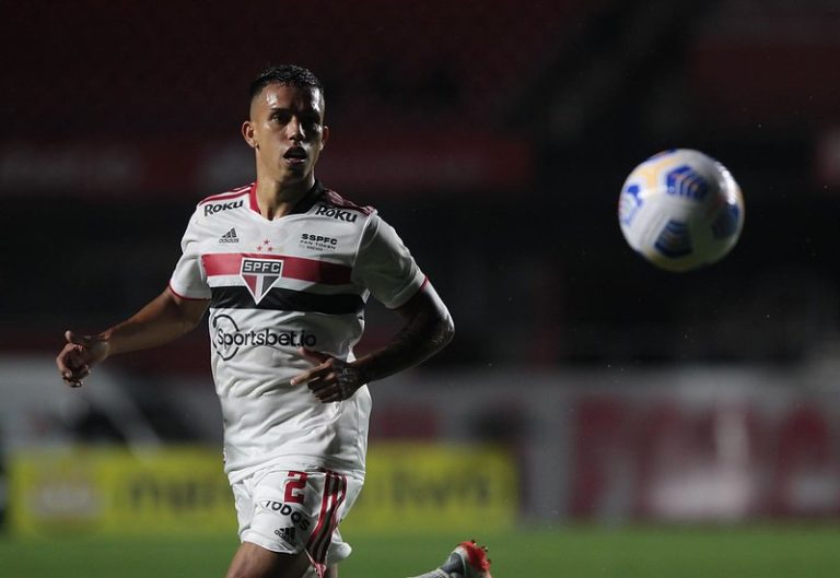 Igor Vinícius deverá passar por cirurgia e volta a ser desfalque para o São Paulo. Foto: Rubens Chiri/saopaulofc.net