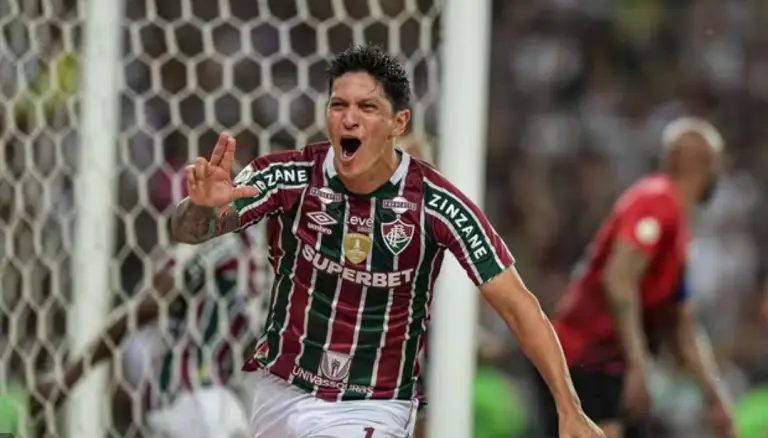 German Cano comemora gol em Fluminense x Athletico-PR