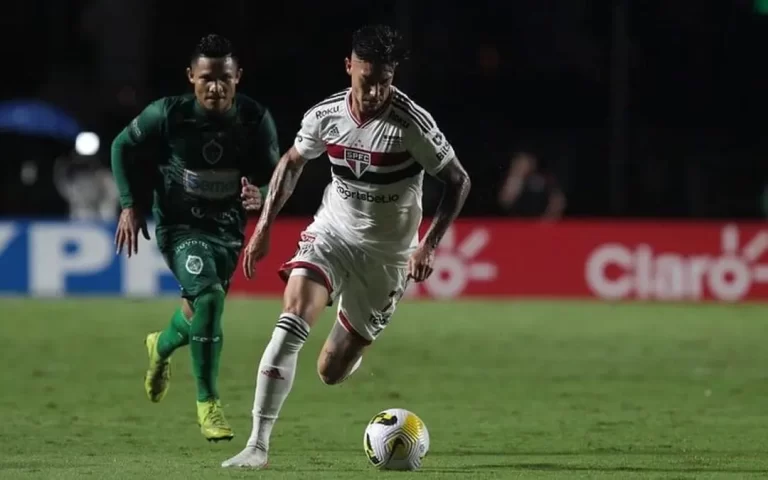 Emiliano Rigoni em ação pelo São Paulo (Foto: Paulo Pinto / saopaulofc.net)