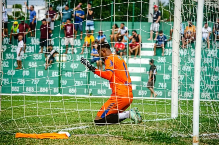 Goleiro Victor Guilherme do Parnahyba