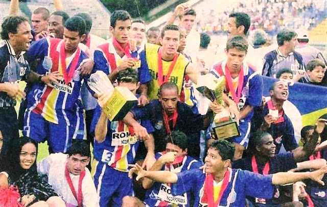 Campeão Copinha - Roma-SP/2001 - Foto: Folha Imagem